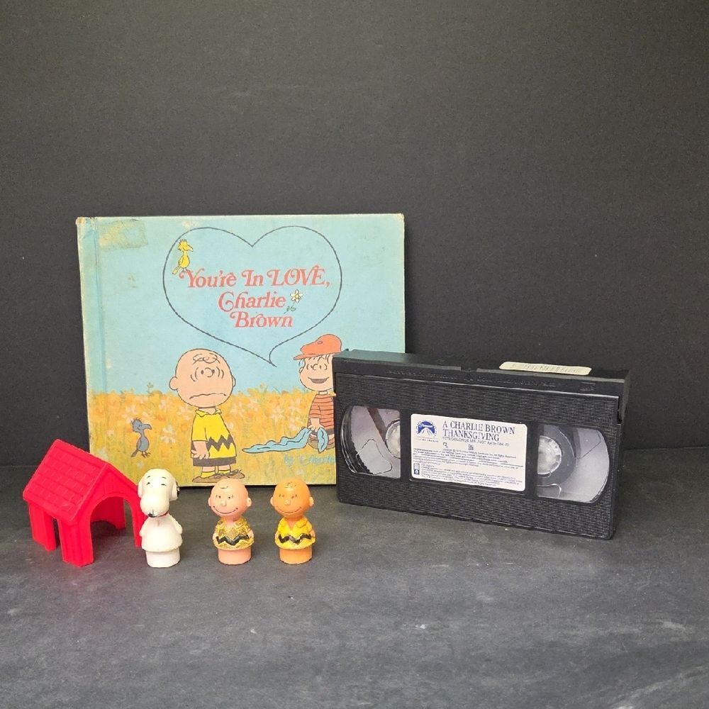 Charlie Brown And Snoopy Figures,‎ Vhs Movie And Book